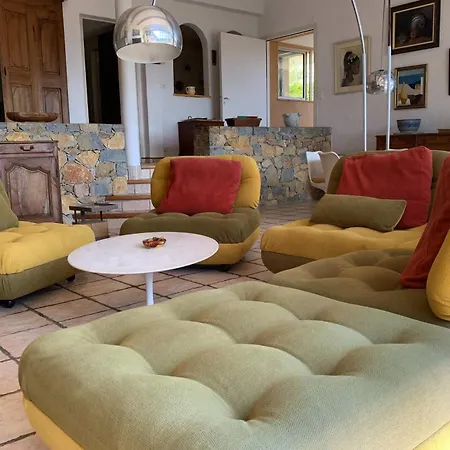 5 With Pool Near The Sea *