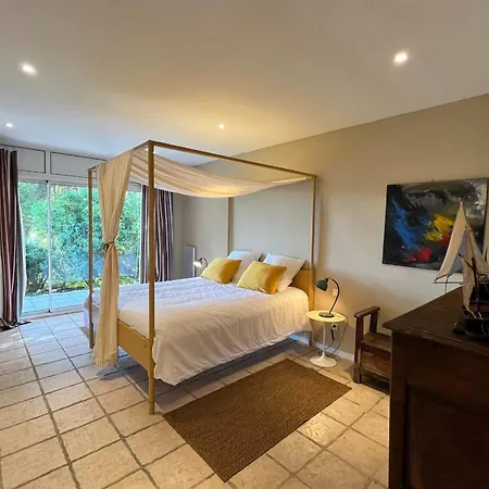 5 With Pool Near The Sea Holiday home Hyeres