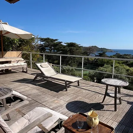 5 With Pool Near The Sea *