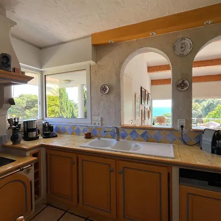 5 With Pool Near The Sea * Hyeres