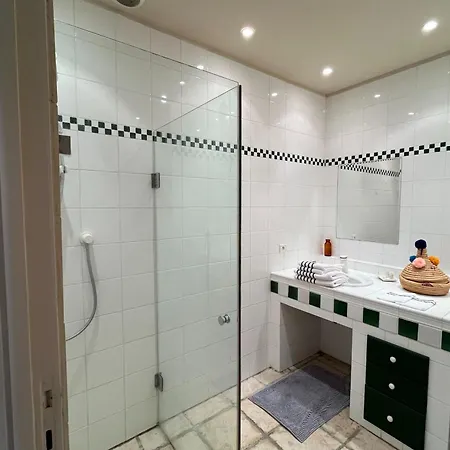 5 With Pool Near The Sea Hyères