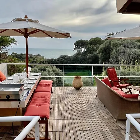 5 With Pool Near The Sea