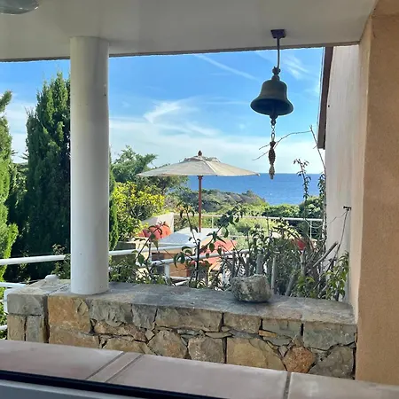 5 With Pool Near The Sea Holiday home *