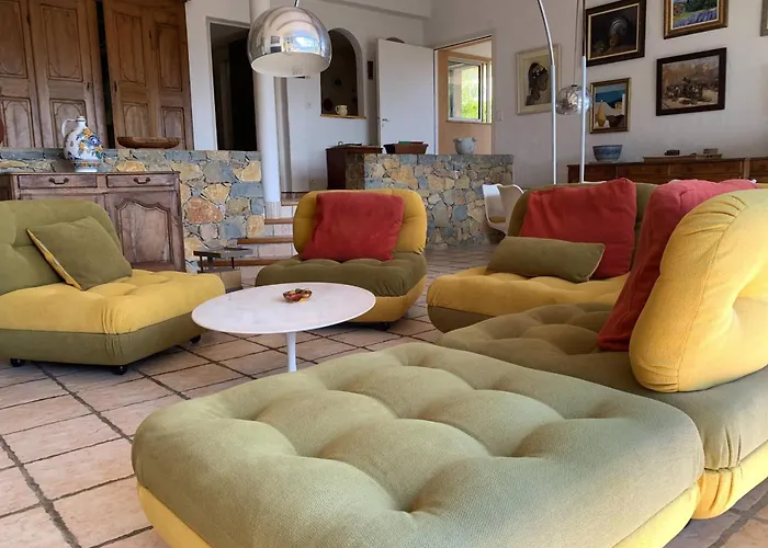 5 With Pool Near The Sea *