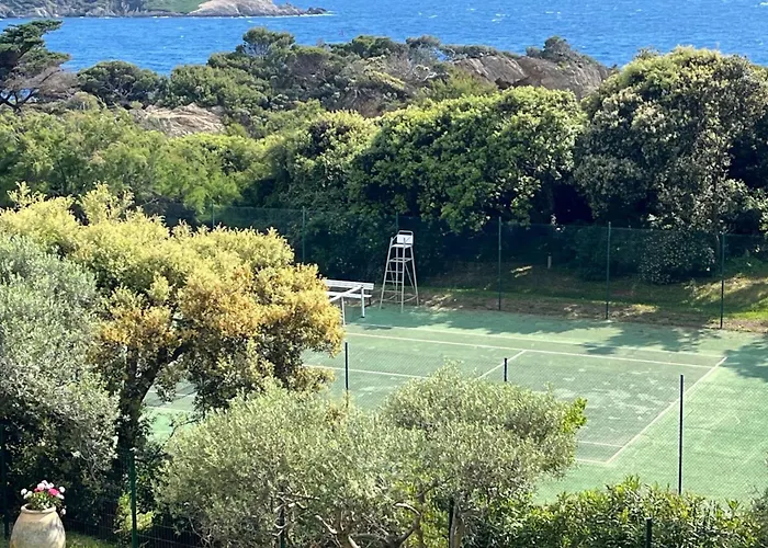 5 With Pool Near The Sea *