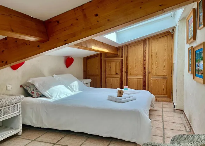 5 With Pool Near The Sea Hyères